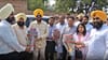 ਬਰਨਾਲਾ: ਮਨੁੱਖੀ ਅਧਿਕਾਰ ਕਮਿਸ਼ਨ ਦੀ ਲੋਕ ਮਿਲਣੀ, ਸ਼ੰਟੀ ਨੇ ਸੁਣੀਆਂ ਸਮੱਸਿਆਵਾਂ...