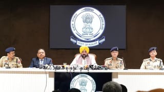 CM ਮਾਨ ਵੱਲੋਂ ਪੁਲਿਸ ਦੀਆਂ ਸਪੈਸ਼ਲ ਯੂਨਿਟਾਂ ਨਾਲ ਸਮੀਖਿਆ ਮੀਟਿੰਗ, 8 ਮਹੀਨਿਆਂ ‘ਚ 10 ਮੁਲਜ਼ਮ ਲਿਆਂਦੇ ਵਾਪਸ