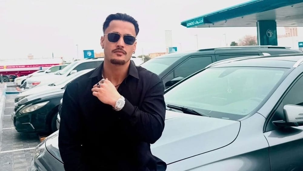 Bigg Boss 13 ਵਿੱਚ ਆਸਿਮ ਰਿਆਜ਼ ਆਪਣੀ ਮਜ਼ਬੂਤ ਸੋਚ ਅਤੇ ਬੇਬਾਕ ਰਵੱਈਏ ਕਾਰਨ ਕਾਫ਼ੀ ਚਰਚਾ ਵਿੱਚ ਰਹੇ ਸਨ। ਸਿਧਾਰਥ ਸ਼ੁਕਲਾ ਨਾਲ ਉਨ੍ਹਾਂ ਦੀ ਲਗਾਤਾਰ ਤਕਰਾਰ ਨੇ ਸ਼ੋਅ ਨੂੰ ਹੋਰ ਵੀ ਦਿਲਚਸਪ ਬਣਾ ਦਿੱਤਾ ਸੀ। ਆਸਿਮ ਫਿਨਾਲੇ ਤੱਕ ਪਹੁੰਚੇ ਅਤੇ ਫਰਸਟ ਰਨਰ-ਅੱਪ ਵਜੋਂ ਆਪਣਾ ਸਫ਼ਰ ਖ਼ਤਮ ਕੀਤਾ। ਪਰ ਸ਼ੋਅ ਤੋਂ ਬਾਅਦ ਉਹ ਕਾਫ਼ੀ ਪਾਪੁਲਰ ਹੋਏ।