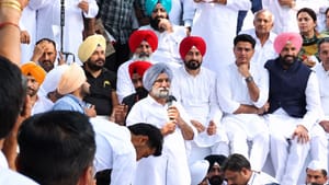CEC ਗਿਆਨੇਸ਼ ਦੇ ਅਸਤੀਫੇ ਦੀ ਮੰਗ ਨੂੰ ਲੈ ਕੇ ਕਾਂਗਰਸ ਦਾ ਪ੍ਰਦਰਸ਼ਨ,ਚੰਨੀ ਮੁੜ ਗਾਇਬ!