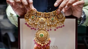 ਅਗਲੇ ਹਫ਼ਤੇ ਕਿਵੇਂ ਰਹੇਗਾ ਸੋਨਾ? ਡਾਲਰ ਤੇ ਮੱਧ ਪੂਰਬ 'ਚ ਜਾਰੀ ਹਲਚਲ ਕਰੇਗੀ ਤੈਅ ਅਗਲੇ ਹਫ਼ਤੇ ਕਿਵੇਂ ਰਹੇਗਾ ਸੋਨਾ? ਡਾਲਰ ਤੇ ਮੱਧ ਪੂਰਬ 'ਚ ਜਾਰੀ ਹਲਚਲ ਕਰੇਗੀ ਤੈਅ