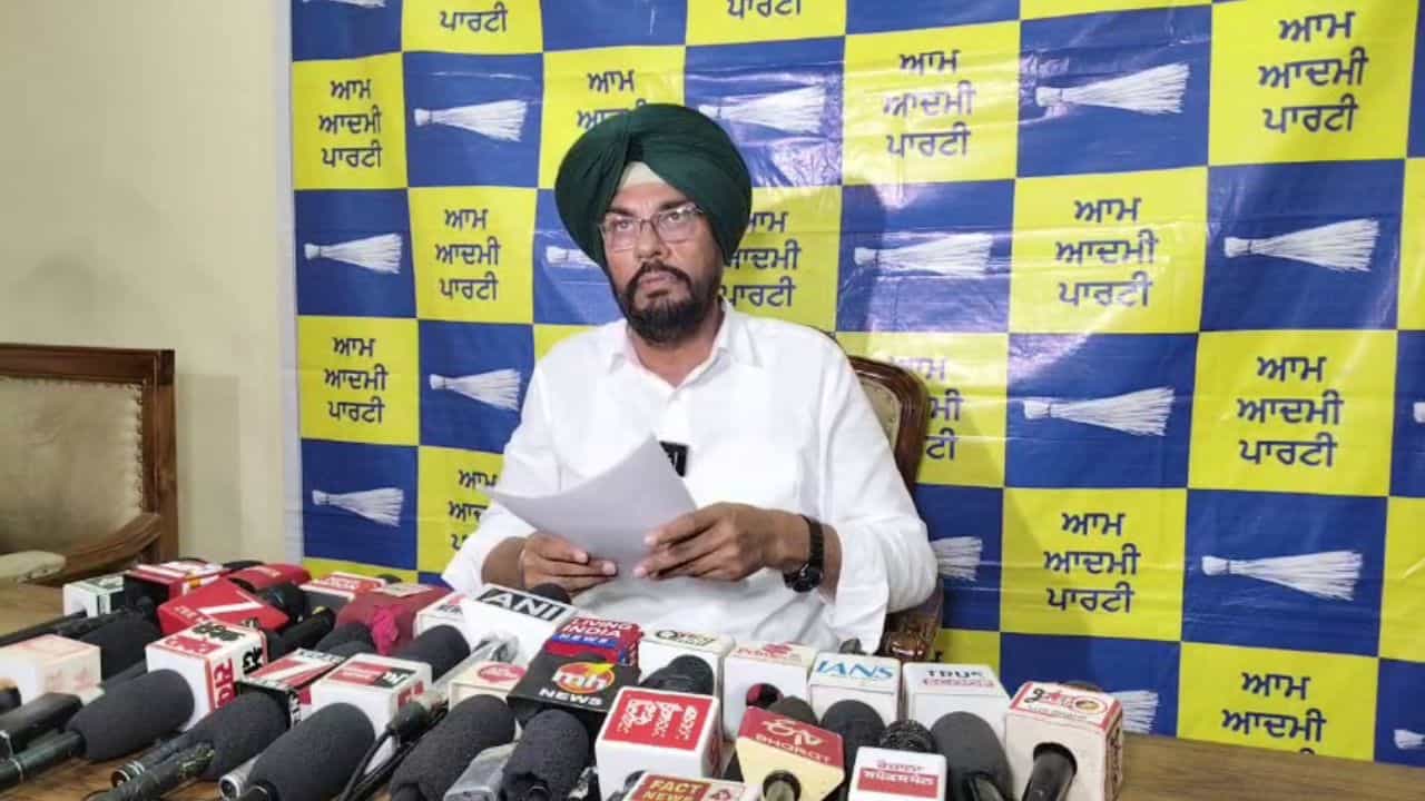 MLA ਕੁਲਦੀਪ ਧਾਲੀਵਾਲ ਦਾ ਕਾਂਗਰਸ-ਅਕਾਲੀ ਦਲ ਤੇ ਨਿਸ਼ਾਨਾ, ਨਸ਼ਿਆਂ ਦੇ ਮੁੱਦੇ ਤੇ ਬੋਲੇ- ਪੰਜਾਬ ਚ ਕਿਸੇ ਵੀ ਨਸ਼ਾ ਤਸਕਰ ਨੂੰ ਬਖ਼ਸ਼ਿਆ ਨਹੀਂ ਜਾਵੇਗਾ