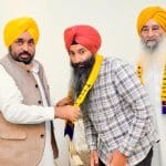 ਮਾਝੇ ‘ਚ ਅਕਾਲੀ ਦਲ ਨੂੰ ਵੱਡਾ ਝਟਕਾ, ਸਾਬਕਾ ਵਿਧਾਇਕ ਰਵਿੰਦਰ ਸਿੰਘ ਬ੍ਰਹਮਪੁਰਾ ਸਾਥੀਆਂ ਸਣੇ AAP ‘ਚ ਸ਼ਾਮਲ; CM ਮਾਨ ਨੇ ਕੀਤਾ ਸਵਾਗਤ