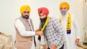 SAD ਨੂੰ ਵੱਡਾ ਝਟਕਾ, ਸਾਬਕਾ ਵਿਧਾਇਕ ਰਵਿੰਦਰ ਸਿੰਘ ਬ੍ਰਹਮਪੁਰਾ AAP 'ਚ ਸ਼ਾਮਲ
