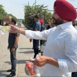 CM ਮਾਨ ਦੇ ਕਾਫ਼ਲੇ ‘ਤੇ ਸਾਬਕਾ ਕੇਂਦਰੀ ਮੰਤਰੀ ਨੇ ਸੁੱਟੇ ਅੰਡੇ ਤੇ ਟਮਾਟਰ, ਪੁਲਿਸ ਨੇ ਰਵਨੀਤ ਬਿੱਟੂ ਨੂੰ ਹਿਰਾਸਤ ‘ਚ ਲਿਆ
