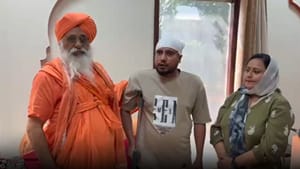 3 ਸਾਲ ਬਾਅਦ ਕੰਬੋਡੀਆ ਤੋਂ ਪਰਤਿਆ ਨੌਜਵਾਨ, ਸੰਤ ਸੀਚੇਵਾਲ ਨੇ ਕਰਵਾਈ ਵਾਪਸੀ 3 ਸਾਲ ਬਾਅਦ ਕੰਬੋਡੀਆ ਤੋਂ ਪਰਤਿਆ ਨੌਜਵਾਨ, ਸੰਤ ਸੀਚੇਵਾਲ ਨੇ ਕਰਵਾਈ ਵਾਪਸੀ