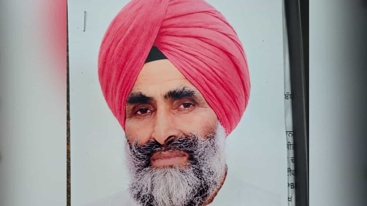 ਅੰਮ੍ਰਿਤਸਰ ਚ 3 ਦਿਨਾਂ ਤੋਂ ਲਾਪਤਾ ਮਹਿਲਾ ਸਰਪੰਚ ਦੇ ਪਤੀ ਦੀ ਮਿਲੀ ਭੇਦਭਰੀ ਲਾਸ਼, ਪਰਿਵਾਰ ਨੇ ਜਤਾਇਆ ਕਤਲ ਦਾ ਖ਼ਦਸ਼ਾ ਅੰਮ੍ਰਿਤਸਰ ਚ 3 ਦਿਨਾਂ ਤੋਂ ਲਾਪਤਾ ਮਹਿਲਾ ਸਰਪੰਚ ਦੇ ਪਤੀ ਦੀ ਮਿਲੀ ਭੇਦਭਰੀ ਲਾਸ਼, ਪਰਿਵਾਰ ਨੇ ਜਤਾਇਆ ਕਤਲ ਦਾ ਖ਼ਦਸ਼ਾ