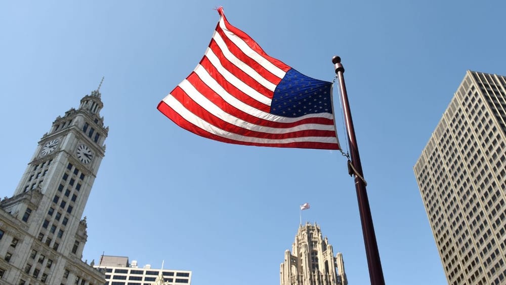 US Green Card Changes: ਅਮਰੀਕਾ ਵਿੱਚ ਸਥਾਈ ਨਿਵਾਸ ਲਈ ਜ਼ਰੂਰੀ ਗ੍ਰੀਨ ਕਾਰਡ ਪ੍ਰਾਪਤ ਕਰਨ ਦੀ ਪ੍ਰਕਿਰਿਆ ਵਿੱਚ ਮਹੱਤਵਪੂਰਨ ਬਦਲਾਅ ਆਉਣ ਦੀ ਸੰਭਾਵਨਾ ਹੈ। ਇਹ ਖ਼ਬਰ ਅਮਰੀਕਾ ਵਿੱਚ ਕੰਮ ਕਰਨ ਵਾਲੇ ਭਾਰਤੀਆਂ ਅਤੇ ਉਨ੍ਹਾਂ ਵਿਦਿਆਰਥੀਆਂ ਲਈ ਖਾਸ ਤੌਰ 'ਤੇ ਮਹੱਤਵਪੂਰਨ ਹੈ ਜੋ ਉੱਥੇ ਕੰਮ ਕਰਨਾ ਚਾਹੁੰਦੇ ਹਨ ਅਤੇ ਆਪਣੀ ਪੜ੍ਹਾਈ ਪੂਰੀ ਕਰਨ ਤੋਂ ਬਾਅਦ ਉੱਥੇ ਹੀ ਸੈਟਲ ਹੋਣਾ ਚਾਹੁੰਦੇ ਹਨ। ਅਮਰੀਕੀ ਕਿਰਤ ਵਿਭਾਗ ਨੇ ਰੁਜ਼ਗਾਰ-ਅਧਾਰਤ ਗ੍ਰੀਨ ਕਾਰਡਾਂ ਲਈ PERM ਪ੍ਰਕਿਰਿਆ ਨੂੰ ਬਦਲਣ ਲਈ ਇੱਕ ਨਵਾਂ ਪ੍ਰਸਤਾਵ ਪੇਸ਼ ਕੀਤਾ ਹੈ।
