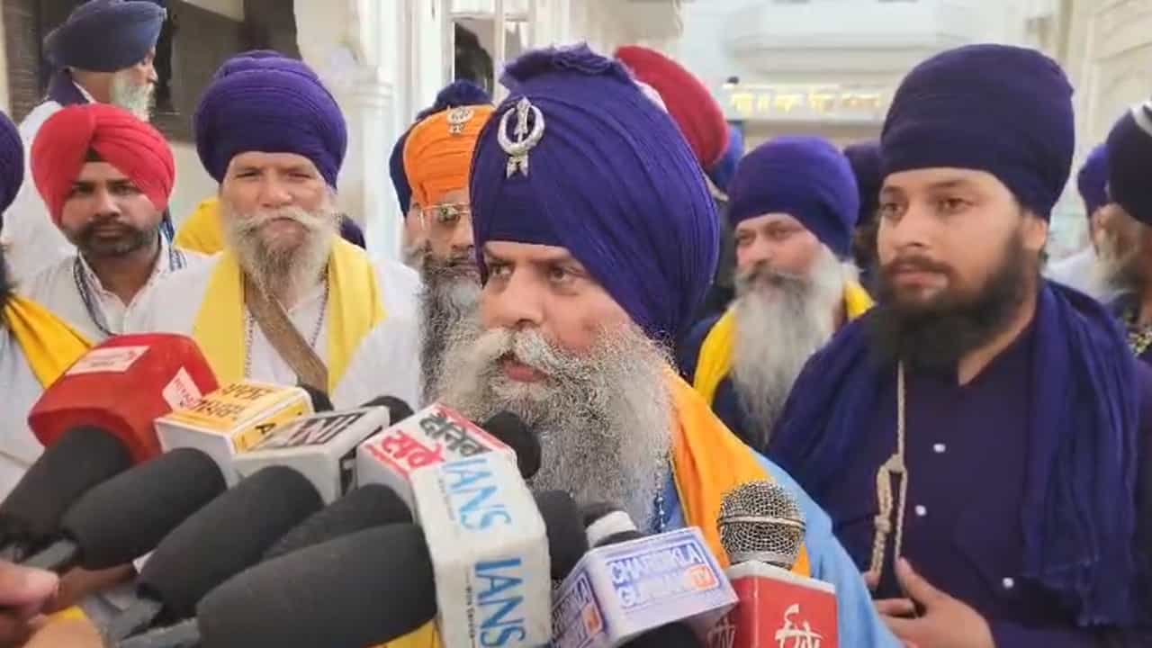 ਧਰਮ ਤੇ ਸਿਆਸਤ ਨੂੰ ਆਪੋ-ਆਪਣੇ ਦਾਇਰੇ ਚ ਰੱਖਿਆ ਜਾਵੇ, ਬਾਬਾ ਬਲਬੀਰ ਸਿੰਘ 96 ਕਰੋੜੀ ਦਾ ਬਿਆਨ