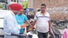 ਫਤਿਹਗੜ੍ਹ ਚੂੜੀਆਂ 'ਚ BLOs ਖੱਜਲ-ਖੁਆਰ, 3 ਘੰਟੇ ਬੰਦ ਰਿਹਾ ਸਕੂਲ ਦਾ ਗੇਟ...
