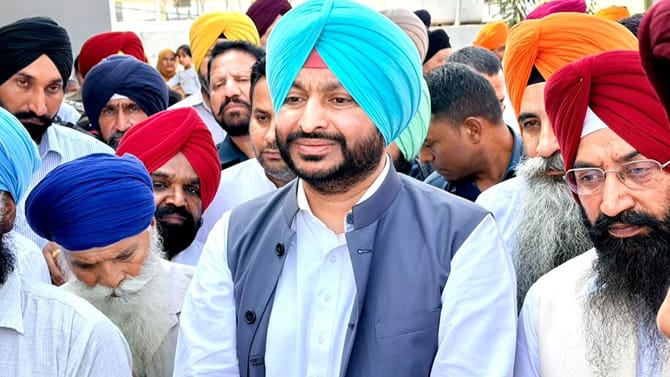 ਤਰਨਤਾਰਨ: ASI ਇਕਬਾਲ ਸਿੰਘ ਦਾ ਸਰਕਾਰੀ ਸਨਮਾਨਾਂ ਨਾਲ ਸਸਕਾਰ, ਬਿੱਟੂ ਰਹੇ ਮੌਜੂਦ