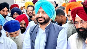 ਤਰਨਤਾਰਨ: ASI ਇਕਬਾਲ ਸਿੰਘ ਦਾ ਸਰਕਾਰੀ ਸਨਮਾਨਾਂ ਨਾਲ ਸਸਕਾਰ, ਬਿੱਟੂ ਰਹੇ ਮੌਜੂਦ ਤਰਨਤਾਰਨ: ASI ਇਕਬਾਲ ਸਿੰਘ ਦਾ ਸਰਕਾਰੀ ਸਨਮਾਨਾਂ ਨਾਲ ਸਸਕਾਰ, ਬਿੱਟੂ ਰਹੇ ਮੌਜੂਦ