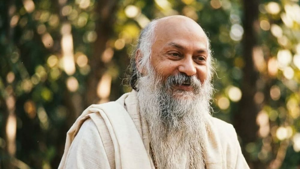 2. ਆਪਣਾ ਕੀਮਤੀ ਸਮਾਂ ਹਰ ਕਿਸੇ 'ਤੇ ਬਰਬਾਦ ਨਾ ਕਰੋ: ਸਮਾਂ ਜ਼ਿੰਦਗੀ ਦੀ ਸਭ ਤੋਂ ਕੀਮਤੀ ਸੰਪਤੀ ਹੈ, ਕਿਉਂਕਿ ਇੱਕ ਵਾਰ ਖਰਚ ਹੋ ਜਾਣ 'ਤੇ, ਇਸ ਨੂੰ ਦੁਬਾਰਾ ਪ੍ਰਾਪਤ ਨਹੀਂ ਕੀਤਾ ਜਾ ਸਕਦਾ। ਜੇਕਰ ਤੁਸੀਂ ਲਗਾਤਾਰ ਦੂਜਿਆਂ ਦੀਆਂ ਸਮੱਸਿਆਵਾਂ ਨੂੰ ਹੱਲ ਕਰਨ ਵਿੱਚ ਰੁੱਝੇ ਰਹਿੰਦੇ ਹੋ ਅਤੇ ਆਪਣੇ ਕੰਮ, ਪਰਿਵਾਰ ਅਤੇ ਨਿੱਜੀ ਵਿਕਾਸ ਨੂੰ ਨਜ਼ਰਅੰਦਾਜ਼ ਕਰਦੇ ਹੋ, ਤਾਂ ਇਹ ਤੁਹਾਡੀ ਜ਼ਿੰਦਗੀ ਨੂੰ ਪ੍ਰਭਾਵਿਤ ਕਰ ਸਕਦਾ ਹੈ। ਦੂਜਿਆਂ ਦੀ ਮਦਦ ਕਰਨ ਦੇ ਨਾਲ-ਨਾਲ, ਆਪਣੇ ਲਈ ਵੀ ਸਮਾਂ ਕੱਢਣਾ ਮਹੱਤਵਪੂਰਨ ਹੈ। ਜ਼ਿੰਦਗੀ ਵਿੱਚ ਸਹੀ ਸੰਤੁਲਨ ਬਣਾਈ ਰੱਖਣਾ ਖੁਸ਼ ਰਹਿਣ ਵੱਲ ਇੱਕ ਮਹੱਤਵਪੂਰਨ ਕਦਮ ਹੈ।