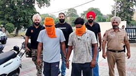 ਅੰਮ੍ਰਿਤਸਰ ‘ਚ ਬੈਂਕ ATM ਦੇ ਲੁੱਟ ਦੀ ਕੋਸ਼ਿਸ਼ ਨਾਕਾਮ, ਪੁਲਿਸ ਨੇ 2 ਮੁਲਜ਼ਮ ਨੂੰ ਕੀਤਾ ਗ੍ਰਿਫ਼ਤਾਰ, 3 ਪਿਸਤੌਲ ਬਰਾਮਦ...