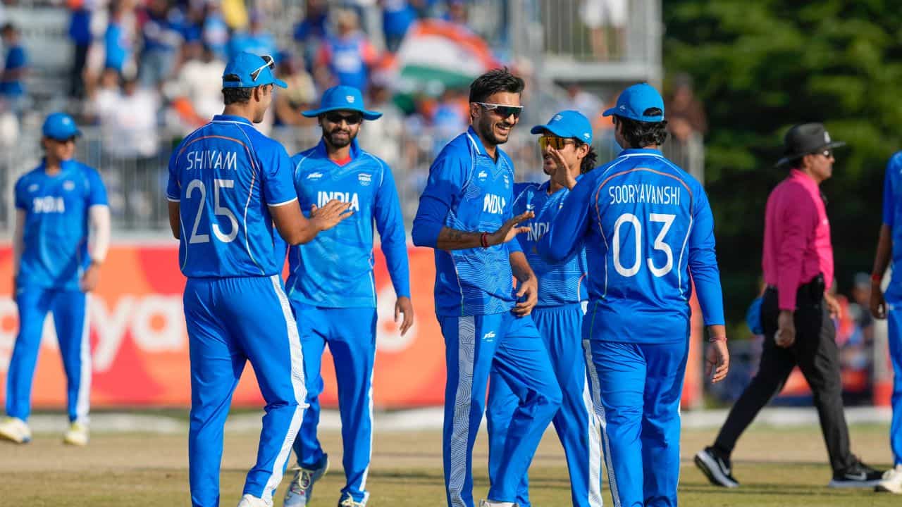 IND vs PAK Final: ਟੀਮ ਇੰਡੀਆ ਨੇ ਫਿਰ ਜਿੱਤਿਆ ਗੋਲਡ ਮੈਡਲ, ਪਾਕਿਸਤਾਨ ਨੂੰ ਧੂੜ ਚਟਾ ਕੇ ਦੂਜੀ ਵਾਰ ਬਣੀ ਚੈਂਪੀਅਨ IND vs PAK Final: ਟੀਮ ਇੰਡੀਆ ਨੇ ਫਿਰ ਜਿੱਤਿਆ ਗੋਲਡ ਮੈਡਲ, ਪਾਕਿਸਤਾਨ ਨੂੰ ਧੂੜ ਚਟਾ ਕੇ ਦੂਜੀ ਵਾਰ ਬਣੀ ਚੈਂਪੀਅਨ