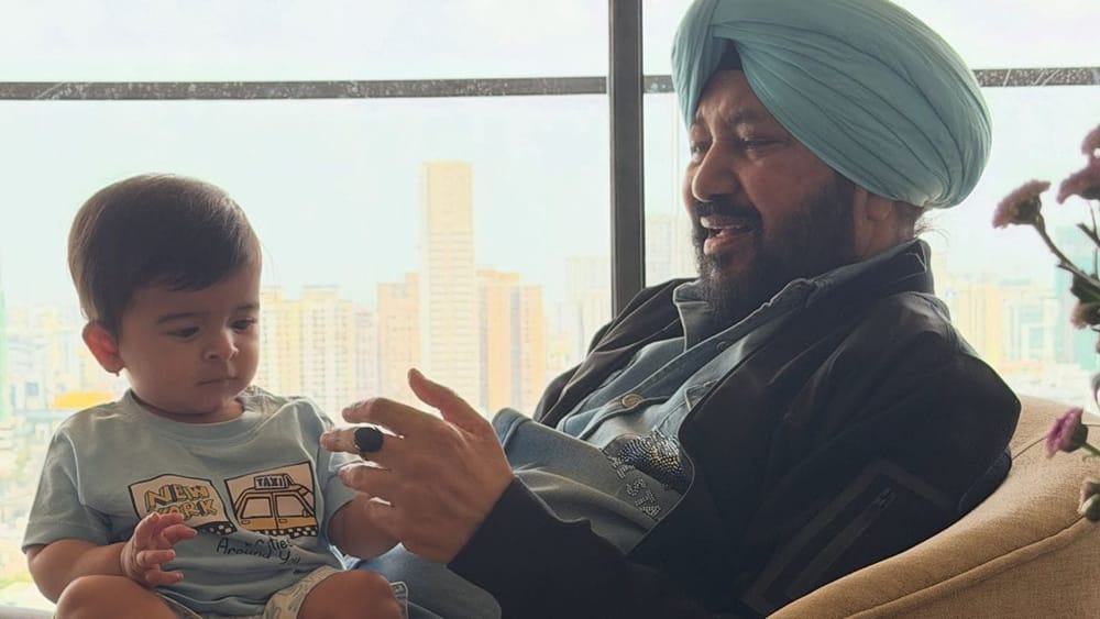 ਜਿੱਥੇ ਪੂਰਾ ਬਾਲੀਵੁੱਡ ਅਤੇ ਸੰਗੀਤ ਉਦਯੋਗ ਉਨ੍ਹਾਂ ਦੇ ਸਮਰਥਨ ਵਿੱਚ ਸਾਹਮਣੇ ਆਇਆ ਹੈ, ਉੱਥੇ ਉਨ੍ਹਾਂ ਦਾ ਵੱਡਾ ਪ੍ਰਸ਼ੰਸਕ ਉਨ੍ਹਾਂ ਦੀ ਜੀਵਨ ਸ਼ੈਲੀ, ਪਰਿਵਾਰ ਅਤੇ ਕੁੱਲ ਜਾਇਦਾਦ ਬਾਰੇ ਵੀ ਉਤਸੁਕ ਹੈ।