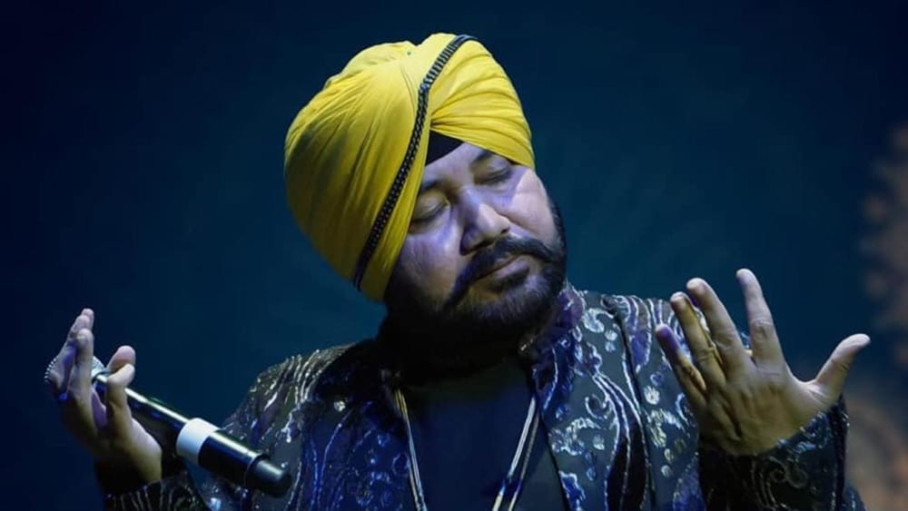 ਦਲੇਰ ਸਿੰਘ (ਜਨਮ 18 ਅਗਸਤ 1967), ਜਿਸ ਨੂੰ 'ਦਲੇਰ ਮਹਿੰਦੀ' ਵਜੋਂ ਜਾਣਿਆ ਜਾਂਦਾ ਹੈ, ਇੱਕ ਭਾਰਤੀ ਗਾਇਕ, ਗੀਤਕਾਰ, ਲੇਖਕ ਅਤੇ ਰਿਕਾਰਡ ਨਿਰਮਾਤਾ ਹੈ। ਦਲੇਰ ਮਹਿੰਦੀ 26 ਅਪ੍ਰੈਲ 2019 ਨੂੰ ਭਾਰਤੀ ਜਨਤਾ ਪਾਰਟੀ ਵਿੱਚ ਸ਼ਾਮਲ ਹੋਏ।