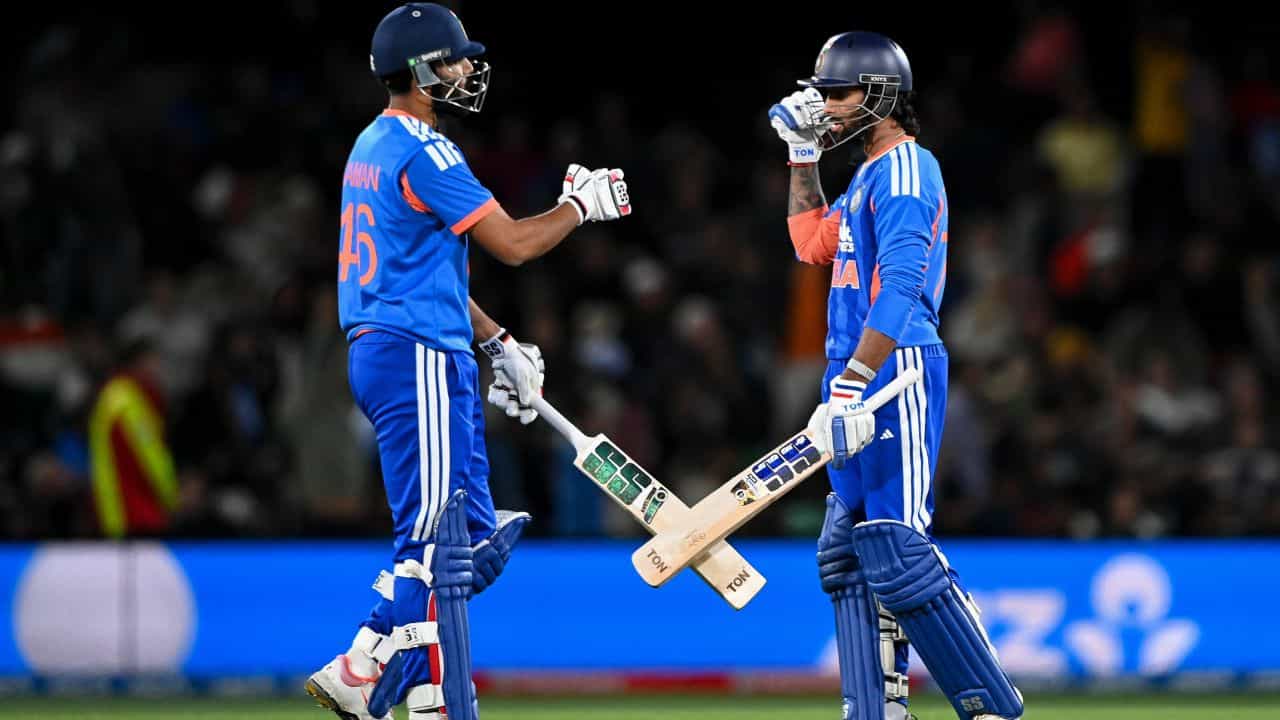NZ vs IND: ਸਿਰਫ਼ 70 ਰਨ ਤੇ ਡਿੱਗੀਆਂ 5 ਵਿਕਟਾਂ, ਫਿਰ ਤਿਲਕ ਵਰਮਾ ਨੇ ਪਲਟਿਆ ਮੈਚ; ਟੀਮ ਇੰਡੀਆ ਨੂੰ ਦਿਵਾਈ ਰੋਮਾਂਚਕ ਜਿੱਤ NZ vs IND: ਸਿਰਫ਼ 70 ਰਨ ਤੇ ਡਿੱਗੀਆਂ 5 ਵਿਕਟਾਂ, ਫਿਰ ਤਿਲਕ ਵਰਮਾ ਨੇ ਪਲਟਿਆ ਮੈਚ; ਟੀਮ ਇੰਡੀਆ ਨੂੰ ਦਿਵਾਈ ਰੋਮਾਂਚਕ ਜਿੱਤ