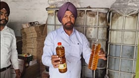 ਬਰਨਾਲਾ: ਫੂਡ ਸੇਫਟੀ ਵਿਭਾਗ ਦੀ ਰੇਡ, 1000 ਲੀਟਰ ਸ਼ੱਕੀ ਤੇਲ ਜ਼ਬਤ ਕਰਕੇ ਸਟਾਕ ਸੀਲ