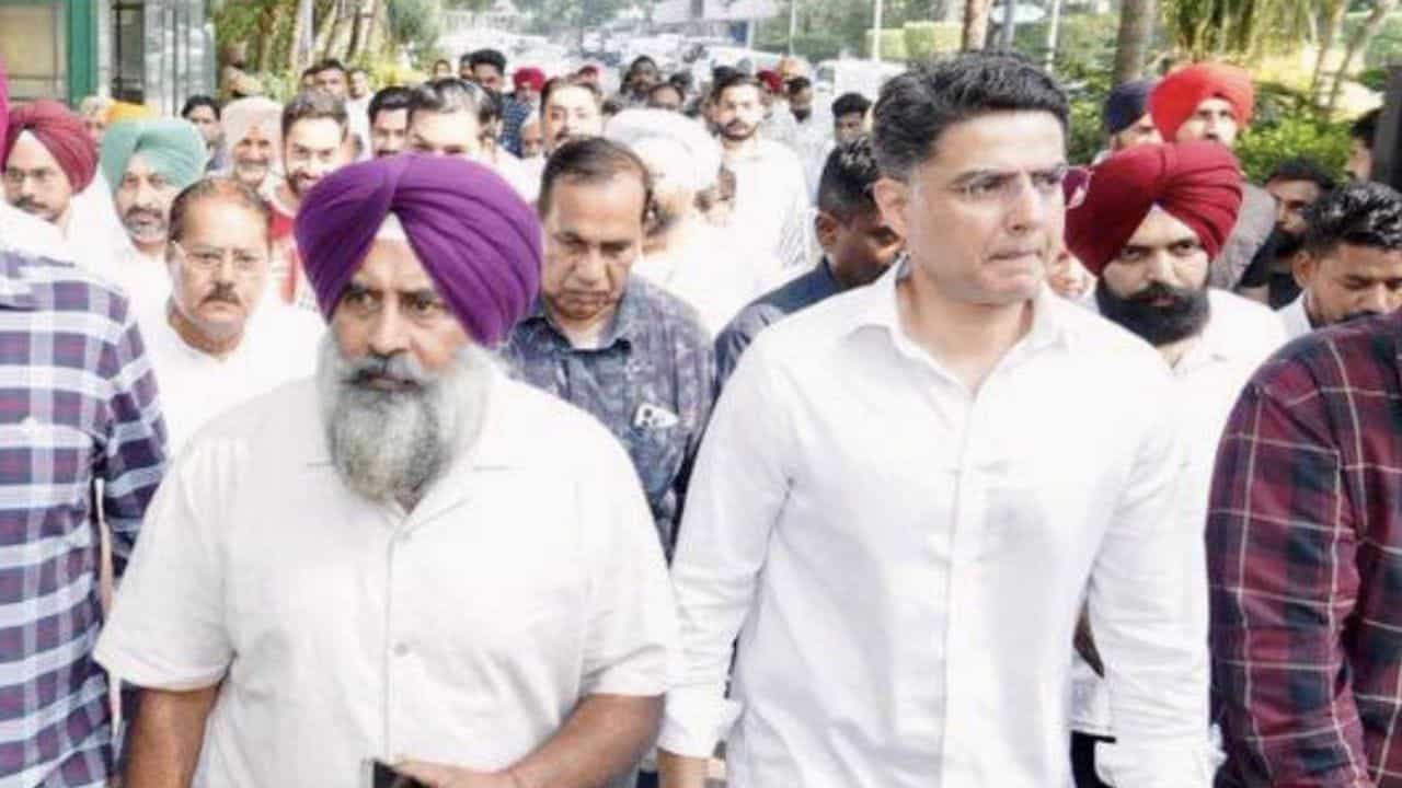 ਅੱਜ ਜਲੰਧਰ ਤੇ ਹੁਸ਼ਿਆਰਪੁਰ ਦੌਰੇ ਤੇ ਸਚਿਨ ਪਾਇਲਟ, ਗੈਂਗਸਟਰ ਘਟਨਾਵਾਂ ਦੇ ਪੀੜਤ ਪਰਿਵਾਰਾਂ ਨਾਲ ਕਰਨਗੇ ਮੁਲਾਕਾਤ; ਸੰਦੀਪ ਨੰਗਲ ਅੰਬੀਆਂ ਦੇ ਪਰਿਵਾਰ ਨੂੰ ਵੀ ਮਿਲਣਗੇ