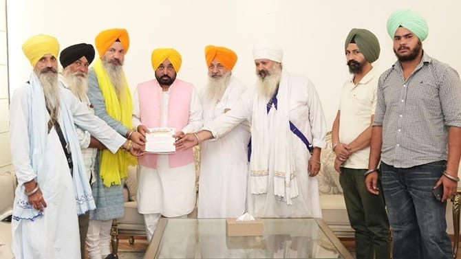 'ਧਰਮ ਯੁੱਧ ਮੋਰਚੇ' ਦੇ ਆਗੂਆਂ ਦੀ CM ਨਾਲ ਮੀਟਿੰਗ, ਪੰਥਕ ਮਸਲਿਆਂ 'ਤੇ ਹੋਈ ਚਰਚਾ