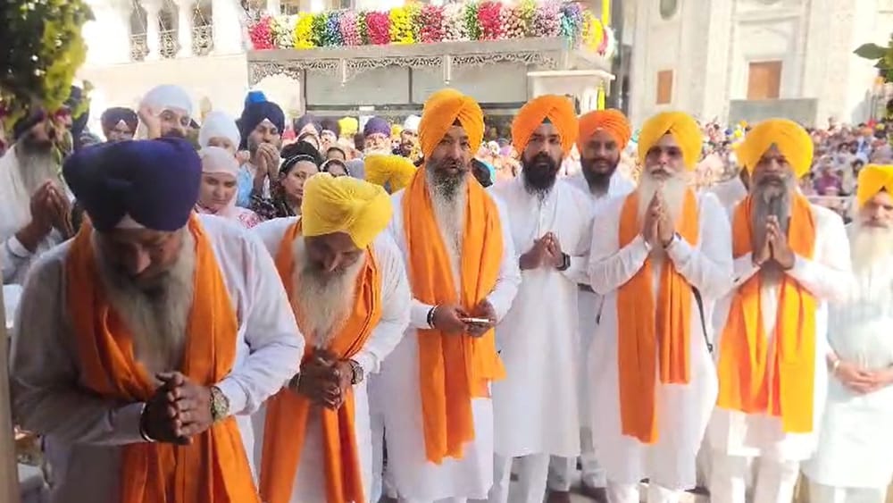 ਪ੍ਰਕਾਸ਼ ਪੁਰਬ ਦੇ ਸਬੰਧ ਵਿੱਚ ਗੁਰਦੁਆਰਾ ਮੰਜੀ ਸਾਹਿਬ ਦੀਵਾਨ ਹਾਲ ਵਿਖੇ ਸ੍ਰੀ ਅਖੰਡ ਪਾਠ ਸਾਹਿਬ ਦੇ ਭੋਗ ਪਾਏ ਗਏ। ਇਸ ਤੋਂ ਬਾਅਦ ਧਾਰਮਿਕ ਦੀਵਾਨ ਸਜਾਏ ਗਏ, ਜਿਨ੍ਹਾਂ ਵਿੱਚ ਰਾਗੀ, ਢਾਡੀ ਅਤੇ ਕਵੀਸ਼ਰੀ ਜਥਿਆਂ ਨੇ ਗੁਰਬਾਣੀ ਅਤੇ ਗੁਰੂ ਇਤਿਹਾਸ ਨਾਲ ਸੰਗਤ ਨੂੰ ਜੋੜਿਆ।