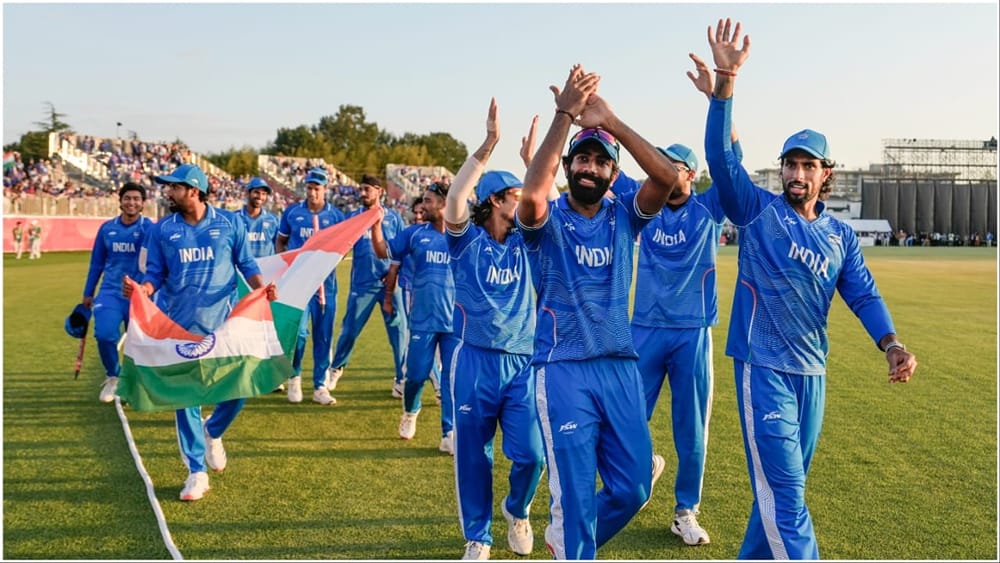 ਜਸਪ੍ਰੀਤ ਬੁਮਰਾਹ ਅਤੇ ਸ਼੍ਰੇਅਸ ਅਈਅਰ ਨੇ ICC Player of the Month Award 2-2 ਵਾਰ ਜਿੱਤਿਆ ਹੈ। ਜਦਕਿ ਰਿਸ਼ਭ ਪੰਤ, ਰਵਿਚੰਦਰਨ ਅਸ਼ਵਿਨ, ਭੁਵਨੇਸ਼ਵਰ ਕੁਮਾਰ, ਵਿਰਾਟ ਕੋਹਲੀ, ਯਸ਼ਸਵੀ ਜਾਇਸਵਾਲ, ਮੁਹੰਮਦ ਸਿਰਾਜ, ਅਭਿਸ਼ੇਕ ਸ਼ਰਮਾ ਅਤੇ ਸੰਜੂ ਸੈਮਸਨ ਇੱਕ-ਇੱਕ ਵਾਰ ਇਸ ਐਵਾਰਡ ਦੇ ਜੇਤੂ ਬਣੇ ਹਨ। (Photo: PTI)