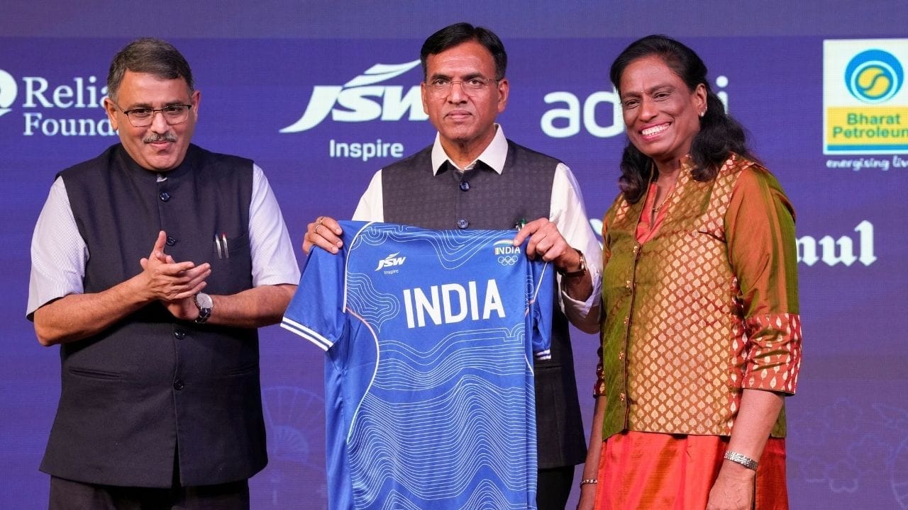 ਜਾਪਾਨ ਦੇ ਆਇਚੀ-ਨਾਗੋਆ ਵਿੱਚ Asian Games 2026 ਦੀ ਸਮਾਪਤੀ ਹੋ ਗਈ ਹੈ। ਇਨ੍ਹਾਂ ਖੇਡਾਂ ਵਿੱਚ ਭਾਰਤ ਦੇ ਕਈ ਖਿਡਾਰੀਆਂ ਨੇ ਮੈਡਲ ਜਿੱਤੇ। ਪਰ ਹੁਣ ਖੇਡਾਂ ਖ਼ਤਮ ਹੋਣ ਤੋਂ ਬਾਅਦ ਪ੍ਰਦਰਸ਼ਨ ਦੀ ਸਮੀਖਿਆ ਕਰਨ ਦੀ ਵਾਰੀ ਹੈ। ਇਹ ਕੰਮ 13 ਅਕਤੂਬਰ ਨੂੰ ਹੋਵੇਗਾ, ਜਦੋਂ ਖੇਡ ਮੰਤਰਾਲਾ ਸਾਰੇ ਖੇਡ ਮਹਾਸੰਘਾਂ ਨਾਲ ਇੱਕ ਦਿਨ ਦੀ ਮੀਟਿੰਗ ਕਰੇਗਾ। (Photo: PTI)