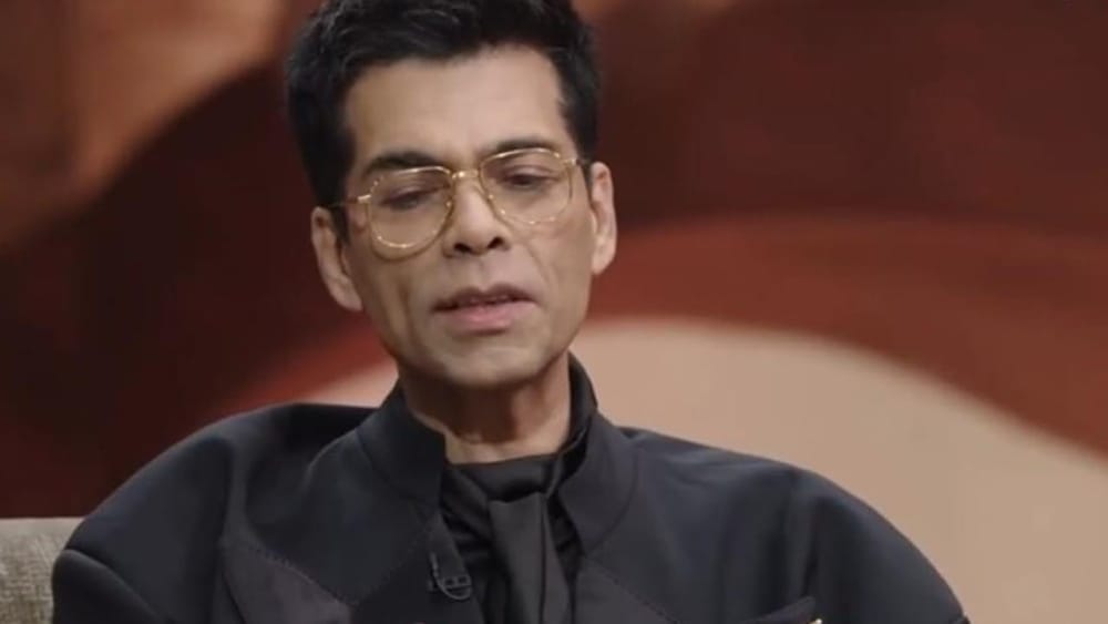 ਸਾਲ 2004 ਵਿੱਚ ਹੋਈ ਸੀ 'Koffee With Karan' ਦੀ ਸ਼ੁਰੂਆਤ ਕਰਨ ਜੌਹਰ ਨੇ ਸਾਲ 2004 ਵਿੱਚ 'Koffee With Karan' ਦੀ ਸ਼ੁਰੂਆਤ ਕੀਤੀ ਸੀ। ਇਸ ਦੇ 8 ਸੀਜ਼ਨਾਂ ਨੂੰ ਦਰਸ਼ਕਾਂ ਵੱਲੋਂ ਕਾਫ਼ੀ ਪਿਆਰ ਮਿਲਿਆ। ਹੁਣ ਤੱਕ ਬਾਲੀਵੁੱਡ ਦੇ ਕਈ ਵੱਡੇ ਸਿਤਾਰੇ ਇਸ ਸ਼ੋਅ ਦਾ ਹਿੱਸਾ ਬਣ ਚੁੱਕੇ ਹਨ। ਹੁਣ ਕਰਨ ਜੌਹਰ ਇਸ ਦਾ 9ਵਾਂ ਸੀਜ਼ਨ ਲੈ ਕੇ ਆਏ ਹਨ, ਜੋ ਇਸ ਸ਼ੋਅ ਦਾ ਆਖ਼ਰੀ ਸੀਜ਼ਨ ਵੀ ਹੈ। ਇਸ ਸ਼ੋਅ ਦਾ ਨਵਾਂ ਐਪੀਸੋਡ ਹਰ ਬੁੱਧਵਾਰ ਸਟ੍ਰੀਮ ਕੀਤਾ ਜਾਵੇਗਾ।