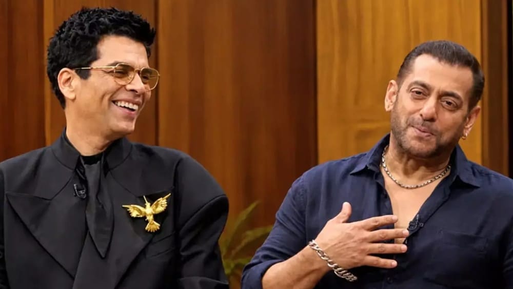 'Koffee With Karan 9' ਦੇ ਪਹਿਲੇ ਐਪੀਸੋਡ ਵਿੱਚ ਸਲਮਾਨ ਖ਼ਾਨ ਮਹਿਮਾਨ ਵਜੋਂ ਪਹੁੰਚੇ। ਕਰਿਸ਼ਮਾ ਕਪੂਰ ਵੀ ਇਸ ਸ਼ੋਅ ਦਾ ਹਿੱਸਾ ਬਣੀ। ਇਸੇ ਦੌਰਾਨ ਕਰਨ ਨੇ ਇੱਕ ਵੱਡੇ ਰਾਜ਼ ਤੋਂ ਪਰਦਾ ਚੁੱਕਿਆ। ਉਨ੍ਹਾਂ ਦੱਸਿਆ ਕਿ ਭਾਵੇਂ ਉਨ੍ਹਾਂ ਦੇ ਸ਼ੋਅ ਦਾ ਨਾਂ 'Koffee With Karan' ਹੈ, ਪਰ ਉਨ੍ਹਾਂ ਦੇ ਕੱਪ ਵਿੱਚ ਕੌਫੀ ਨਹੀਂ ਹੁੰਦੀ।