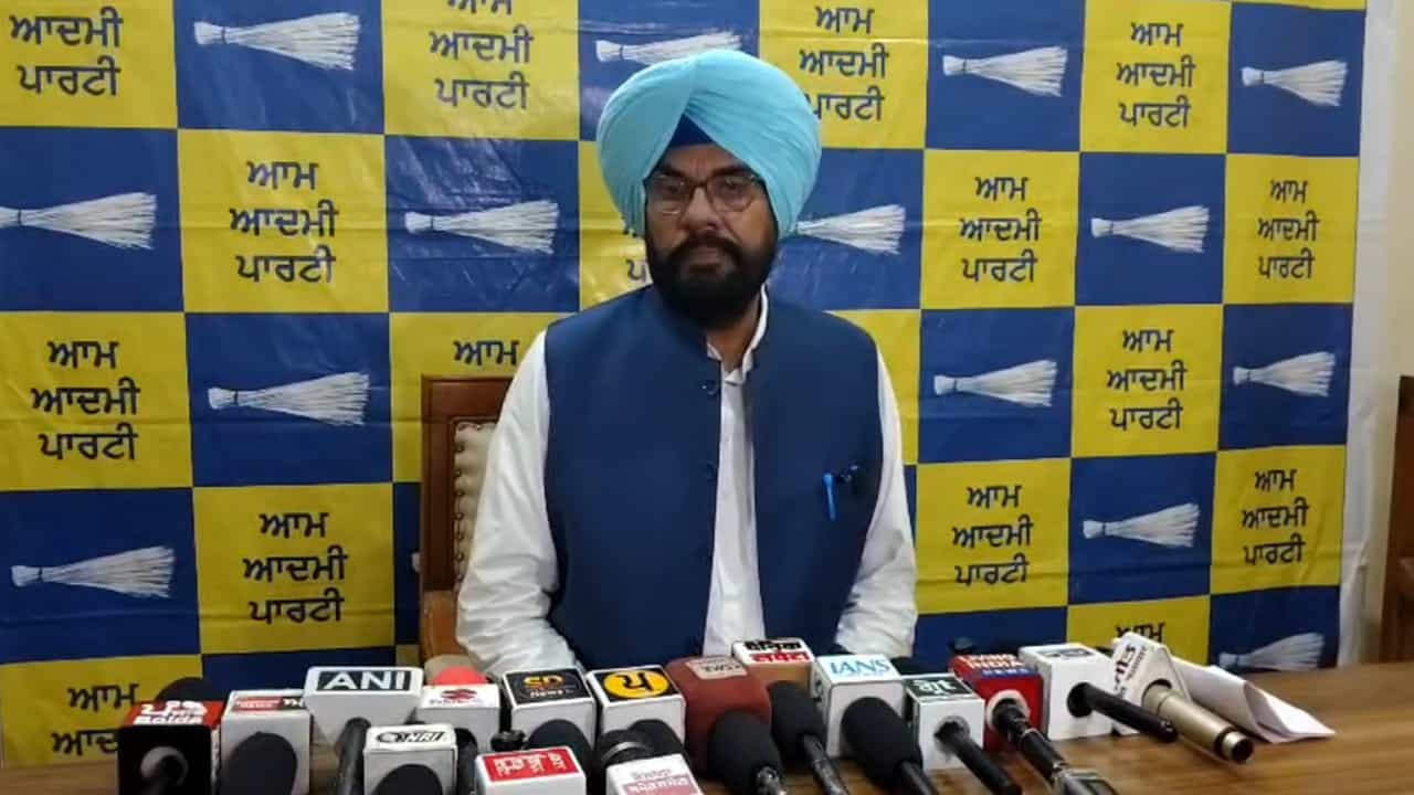 ਦਿੱਲੀ ਪੁਲਿਸ ਦੀ ਕਾਰਵਾਈ ਤੇ ਧਾਲੀਵਾਲ ਨੇ ਚੁੱਕੇ ਸਵਾਲ, ਜਥੇਦਾਰ ਨੂੰ ਦਖ਼ਲ ਦੀ ਅਪੀਲ ਤੇ ਅਮਿਤ ਸ਼ਾਹ ਦੇ ਅਸਤੀਫ਼ੇ ਦੀ ਮੰਗ