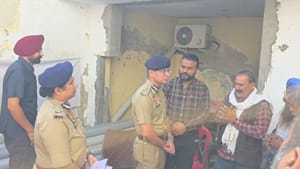ਮੋਗਾ ਗੋਲੀਕਾਂਡ: ਮੌਕੇ 'ਤੇ ਪਹੁੰਚੇ DGP ਗੌਰਵ ਯਾਦਵ, ਹੁਣ ਤੱਕ 5 ਮੁਲਜ਼ਮ ਕਾਬੂ ਮੋਗਾ ਗੋਲੀਕਾਂਡ: ਮੌਕੇ 'ਤੇ ਪਹੁੰਚੇ DGP ਗੌਰਵ ਯਾਦਵ, ਹੁਣ ਤੱਕ 5 ਮੁਲਜ਼ਮ ਕਾਬੂ